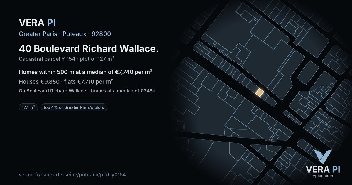 40 Boulevard Richard Wallace, Puteaux at night – the plot lit, the parcels around coloured by the prices near them