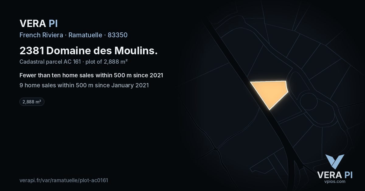 2381 Domaine des Moulins, Ramatuelle at night – the plot lit, the parcels around coloured by the prices near them