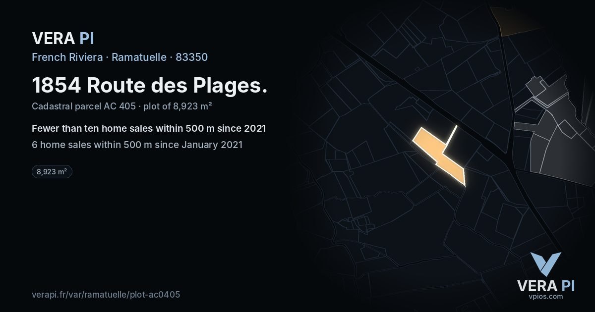 1854 Route des Plages, Ramatuelle at night – the plot lit, the parcels around coloured by the prices near them