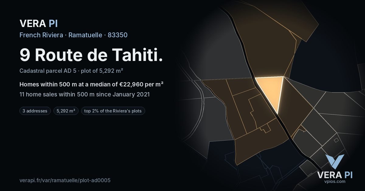 9 Route de Tahiti, Ramatuelle at night – the plot lit, the parcels around coloured by the prices near them