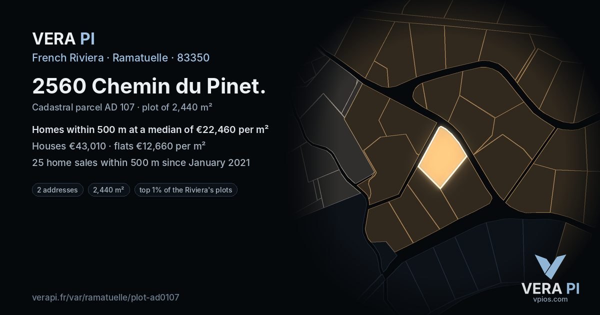2560 Chemin du Pinet, Ramatuelle at night – the plot lit, the parcels around coloured by the prices near them