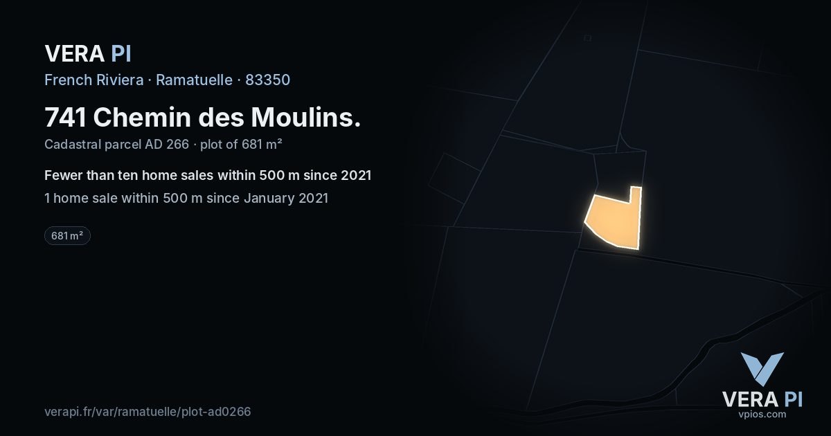 741 Chemin des Moulins, Ramatuelle at night – the plot lit, the parcels around coloured by the prices near them