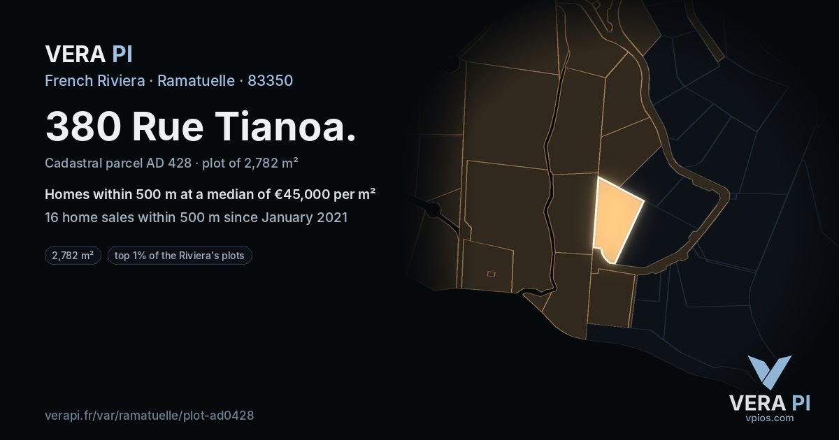380 Rue Tianoa, Ramatuelle at night – the plot lit, the parcels around coloured by the prices near them