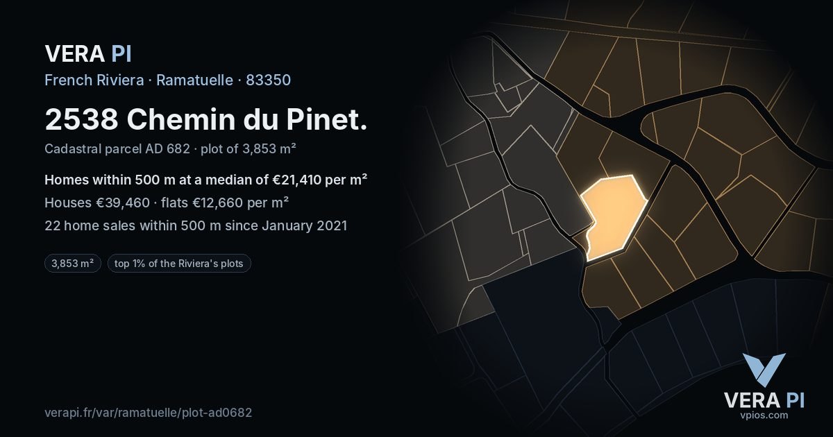 2538 Chemin du Pinet, Ramatuelle at night – the plot lit, the parcels around coloured by the prices near them
