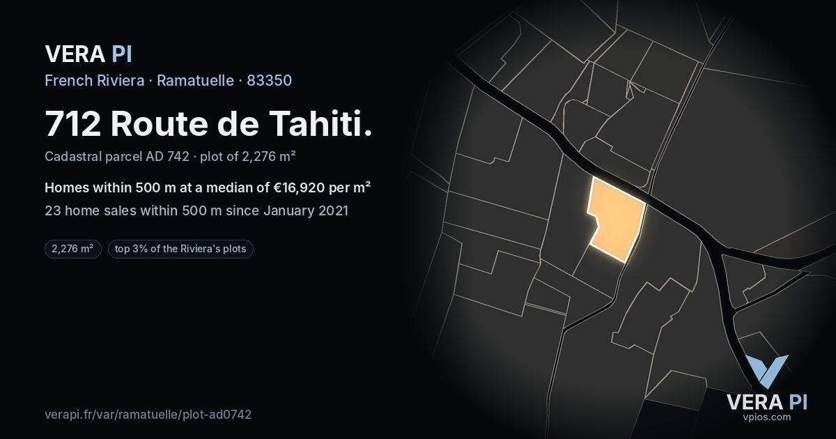 712 Route de Tahiti, Ramatuelle at night – the plot lit, the parcels around coloured by the prices near them