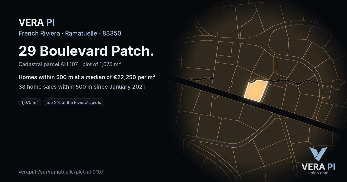 29 Boulevard Patch, Ramatuelle at night – the plot lit, the parcels around coloured by the prices near them