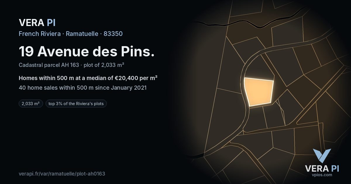 19 Avenue des Pins, Ramatuelle at night – the plot lit, the parcels around coloured by the prices near them