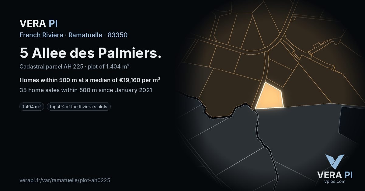 5 Allee des Palmiers, Ramatuelle at night – the plot lit, the parcels around coloured by the prices near them