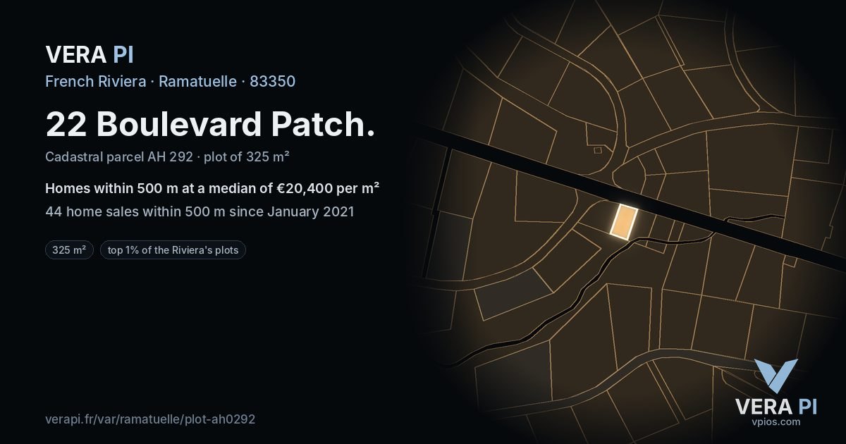 22 Boulevard Patch, Ramatuelle at night – the plot lit, the parcels around coloured by the prices near them