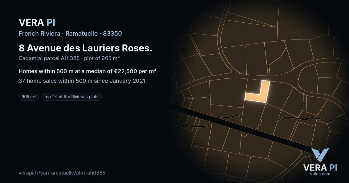 8 Avenue des Lauriers Roses, Ramatuelle at night – the plot lit, the parcels around coloured by the prices near them