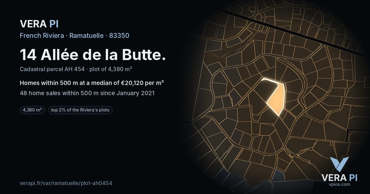 14 Allée de la Butte, Ramatuelle at night – the plot lit, the parcels around coloured by the prices near them