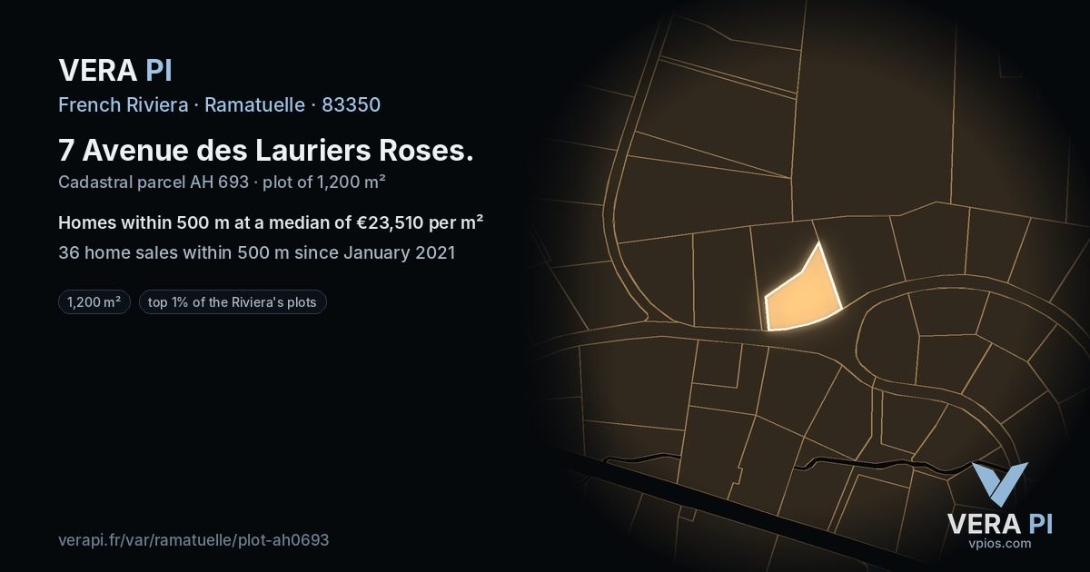 7 Avenue des Lauriers Roses, Ramatuelle at night – the plot lit, the parcels around coloured by the prices near them