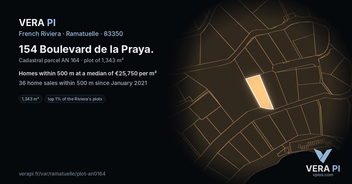 154 Boulevard de la Praya, Ramatuelle at night – the plot lit, the parcels around coloured by the prices near them