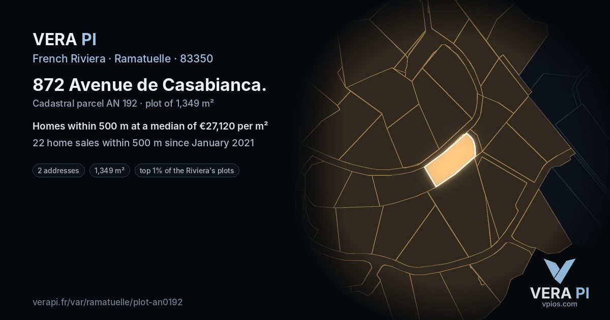 872 Avenue de Casabianca, Ramatuelle at night – the plot lit, the parcels around coloured by the prices near them