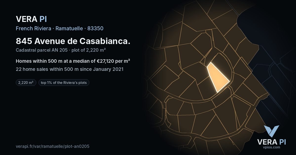 845 Avenue de Casabianca, Ramatuelle at night – the plot lit, the parcels around coloured by the prices near them