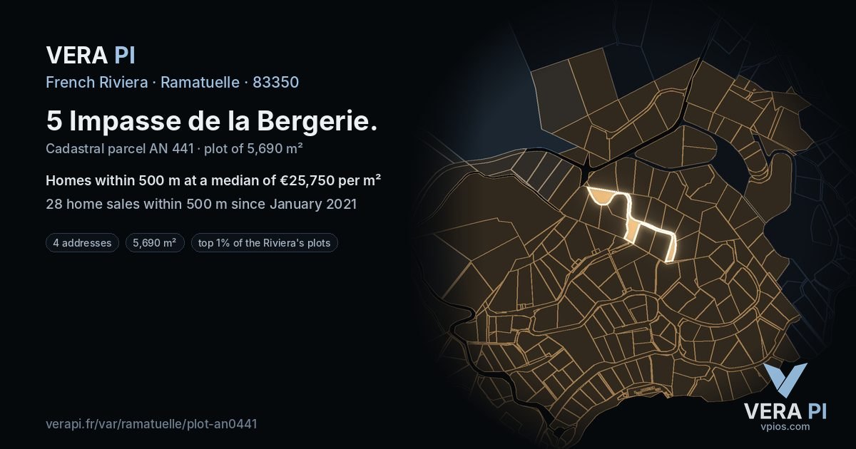 5 Impasse de la Bergerie, Ramatuelle at night – the plot lit, the parcels around coloured by the prices near them
