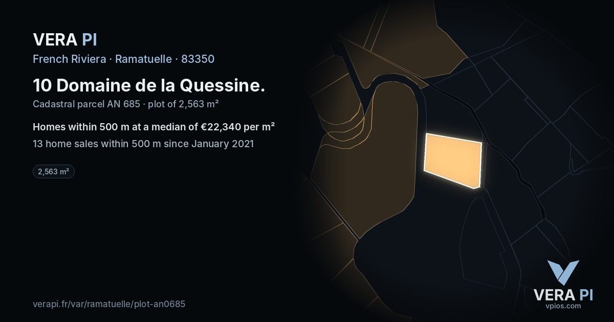 10 Domaine de la Quessine, Ramatuelle at night – the plot lit, the parcels around coloured by the prices near them