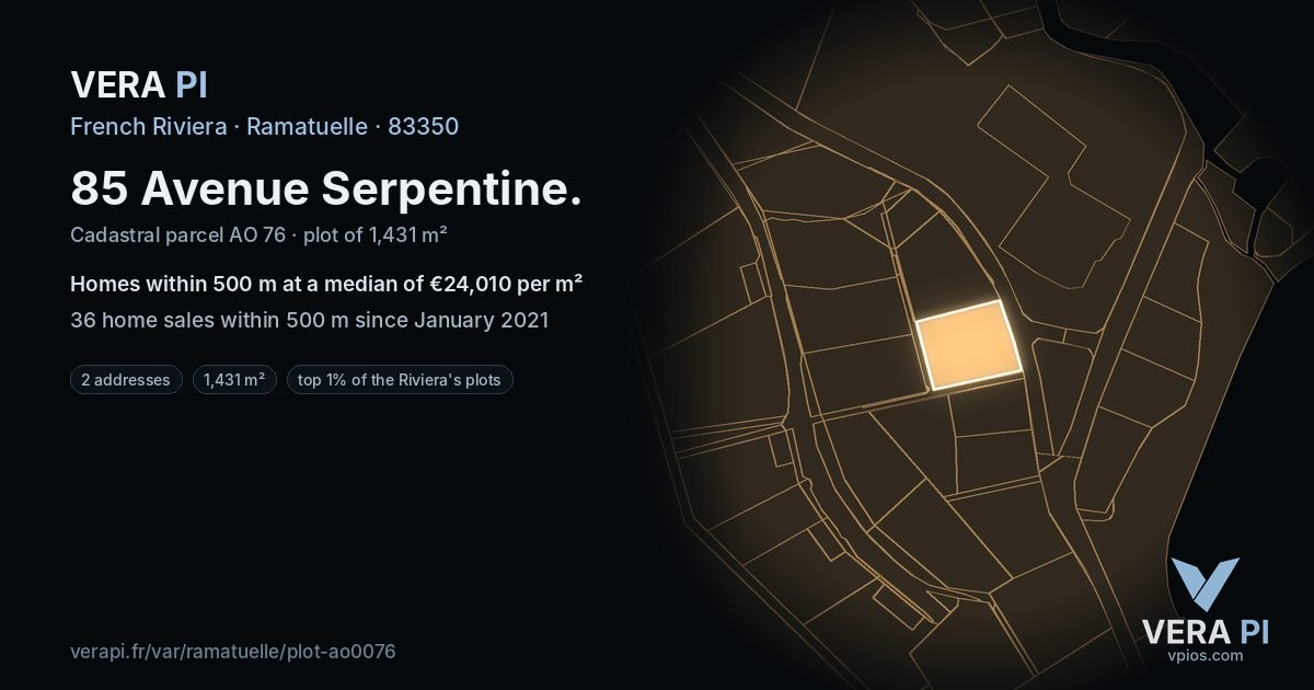 85 Avenue Serpentine, Ramatuelle at night – the plot lit, the parcels around coloured by the prices near them
