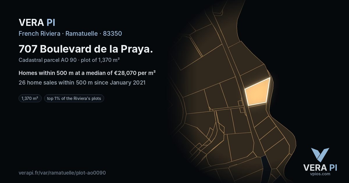 707 Boulevard de la Praya, Ramatuelle at night – the plot lit, the parcels around coloured by the prices near them