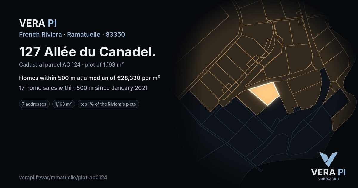 127 Allée du Canadel, Ramatuelle at night – the plot lit, the parcels around coloured by the prices near them