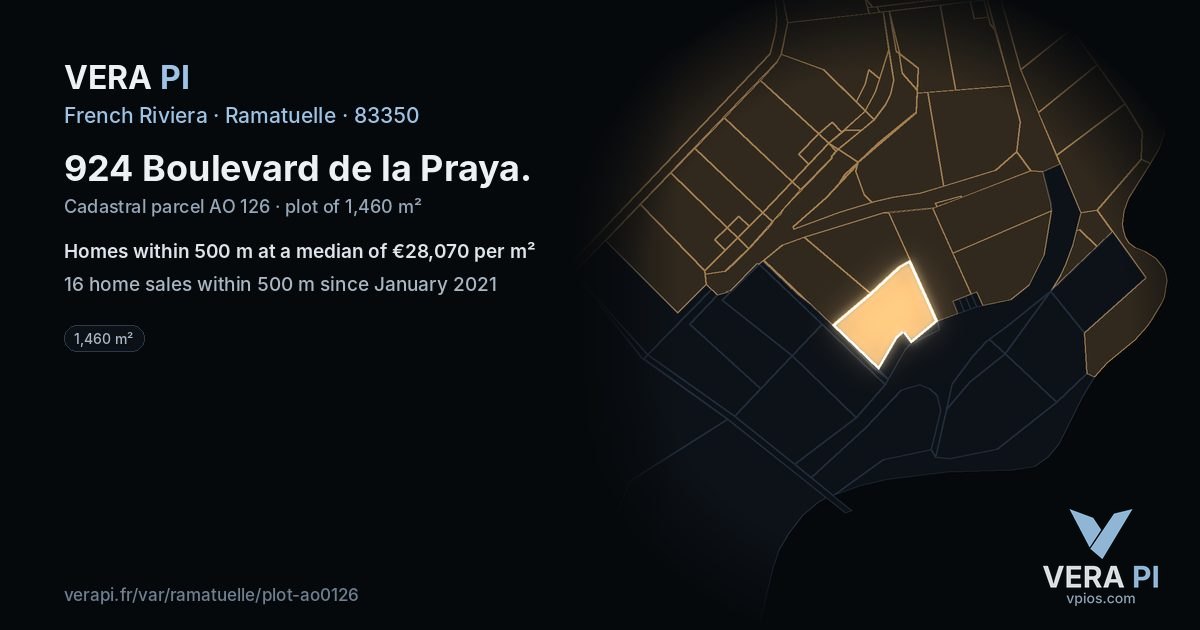 924 Boulevard de la Praya, Ramatuelle at night – the plot lit, the parcels around coloured by the prices near them