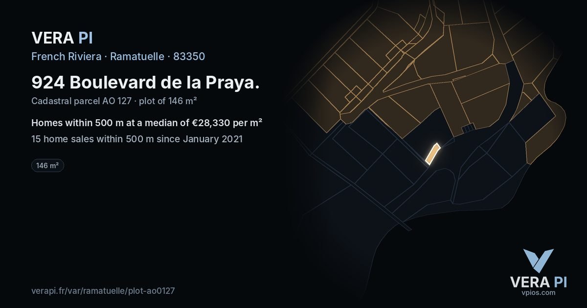 924 Boulevard de la Praya, Ramatuelle at night – the plot lit, the parcels around coloured by the prices near them
