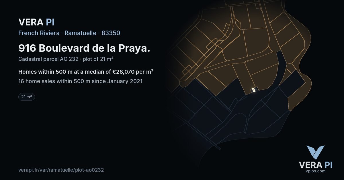 916 Boulevard de la Praya, Ramatuelle at night – the plot lit, the parcels around coloured by the prices near them