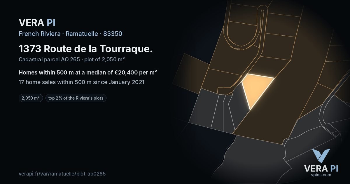 1373 Route de la Tourraque, Ramatuelle at night – the plot lit, the parcels around coloured by the prices near them