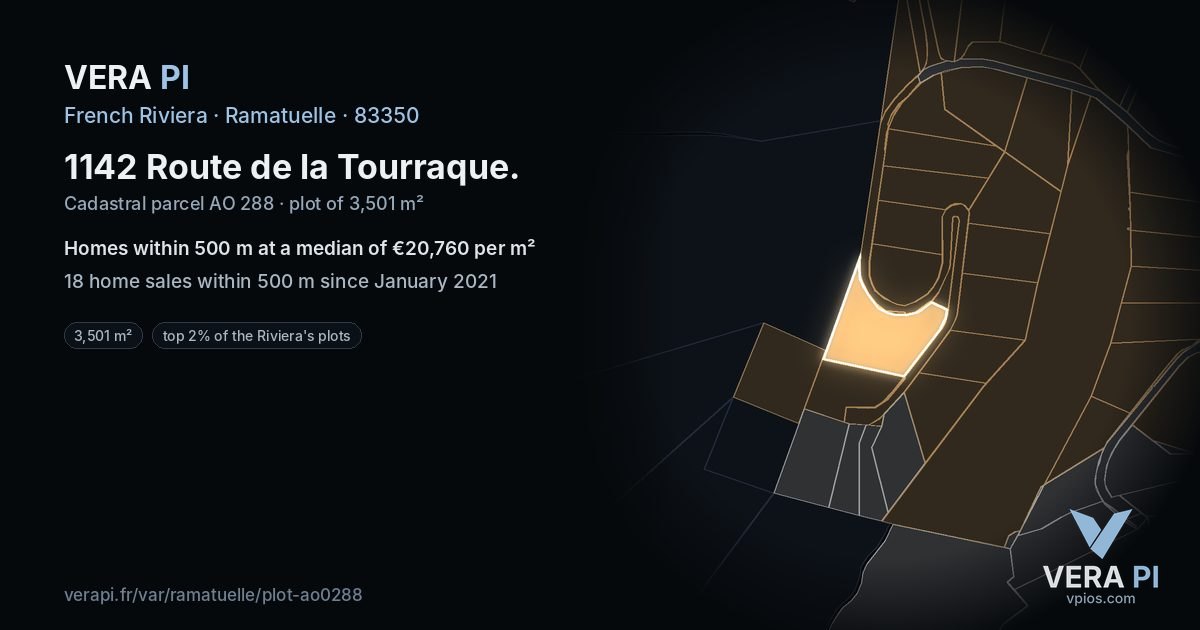 1142 Route de la Tourraque, Ramatuelle at night – the plot lit, the parcels around coloured by the prices near them