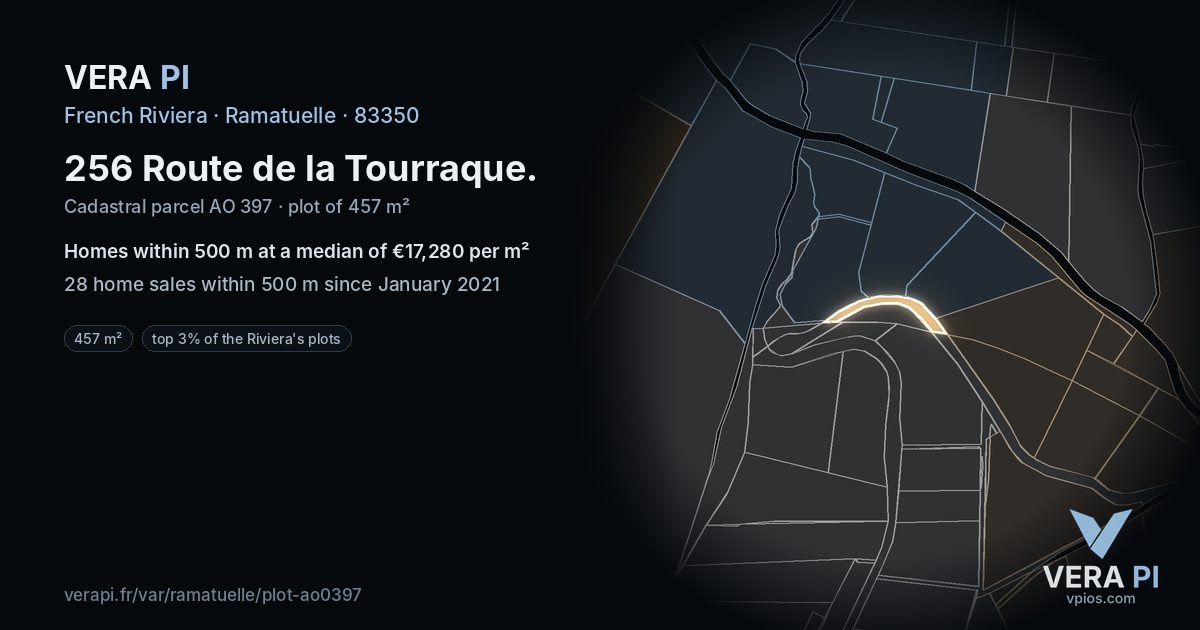 256 Route de la Tourraque, Ramatuelle at night – the plot lit, the parcels around coloured by the prices near them