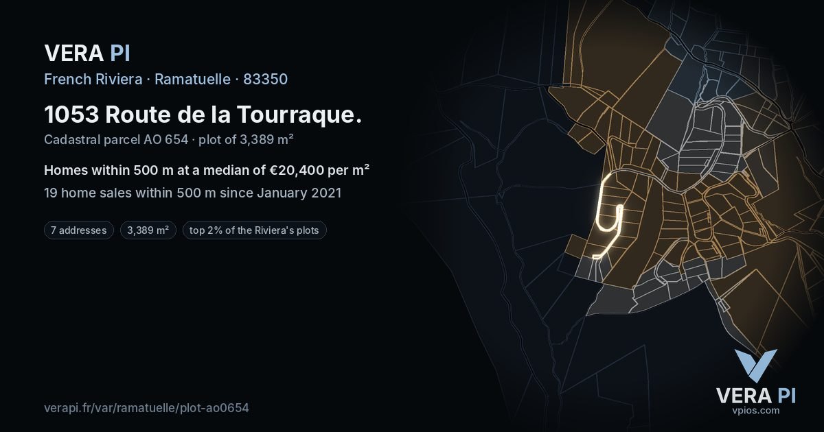 1053 Route de la Tourraque, Ramatuelle at night – the plot lit, the parcels around coloured by the prices near them