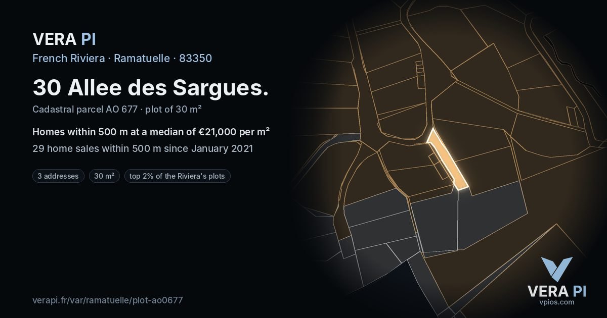 30 Allee des Sargues, Ramatuelle at night – the plot lit, the parcels around coloured by the prices near them