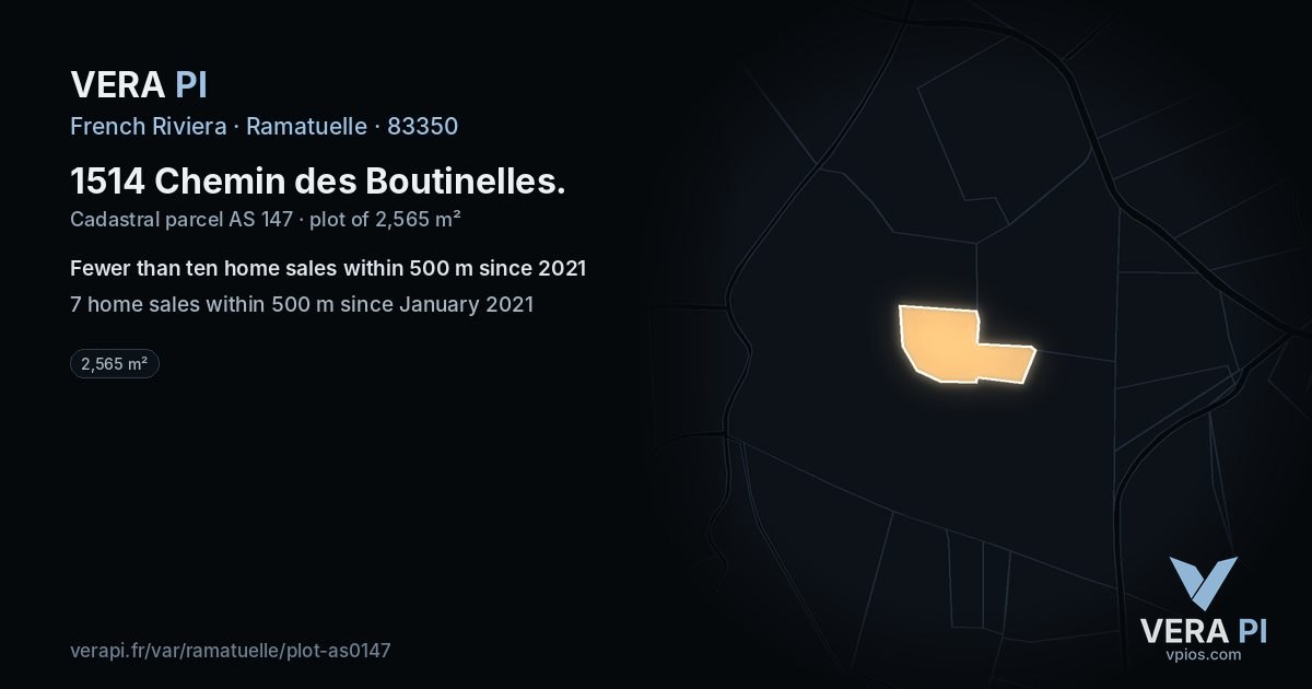 1514 Chemin des Boutinelles, Ramatuelle at night – the plot lit, the parcels around coloured by the prices near them
