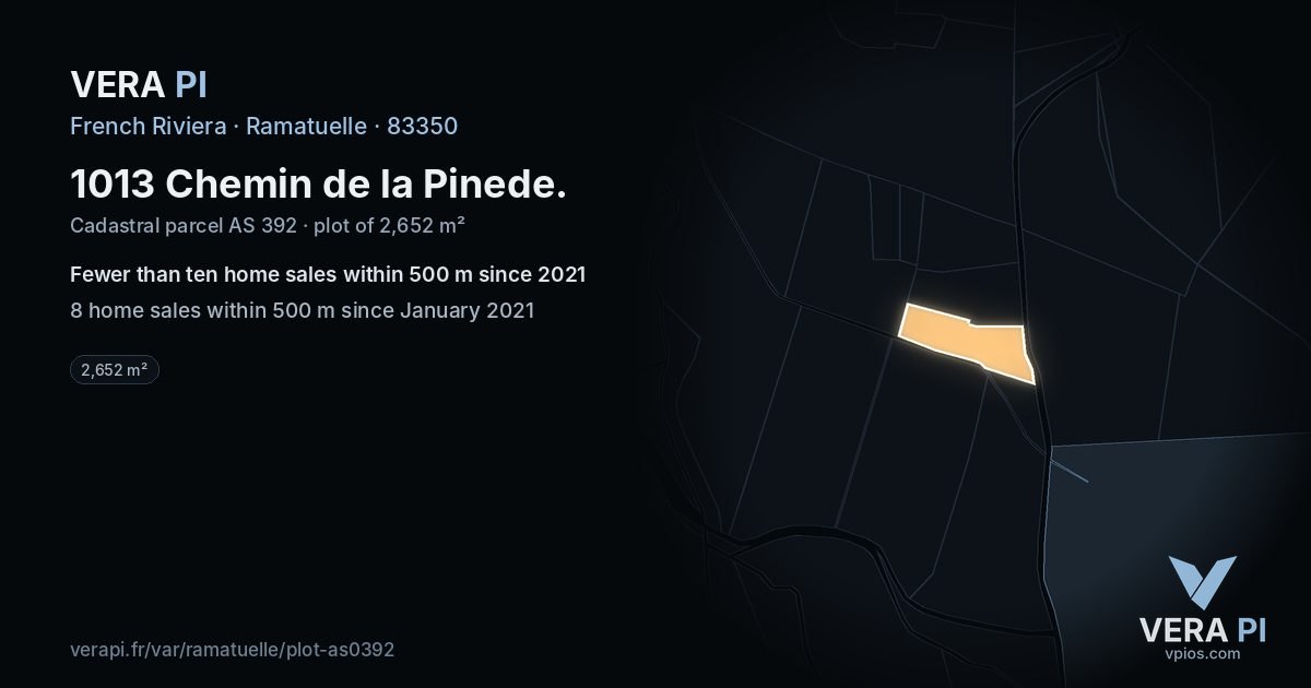 1013 Chemin de la Pinede, Ramatuelle at night – the plot lit, the parcels around coloured by the prices near them