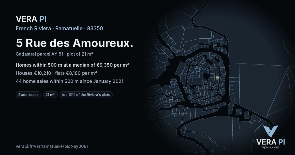 5 Rue des Amoureux, Ramatuelle at night – the plot lit, the parcels around coloured by the prices near them
