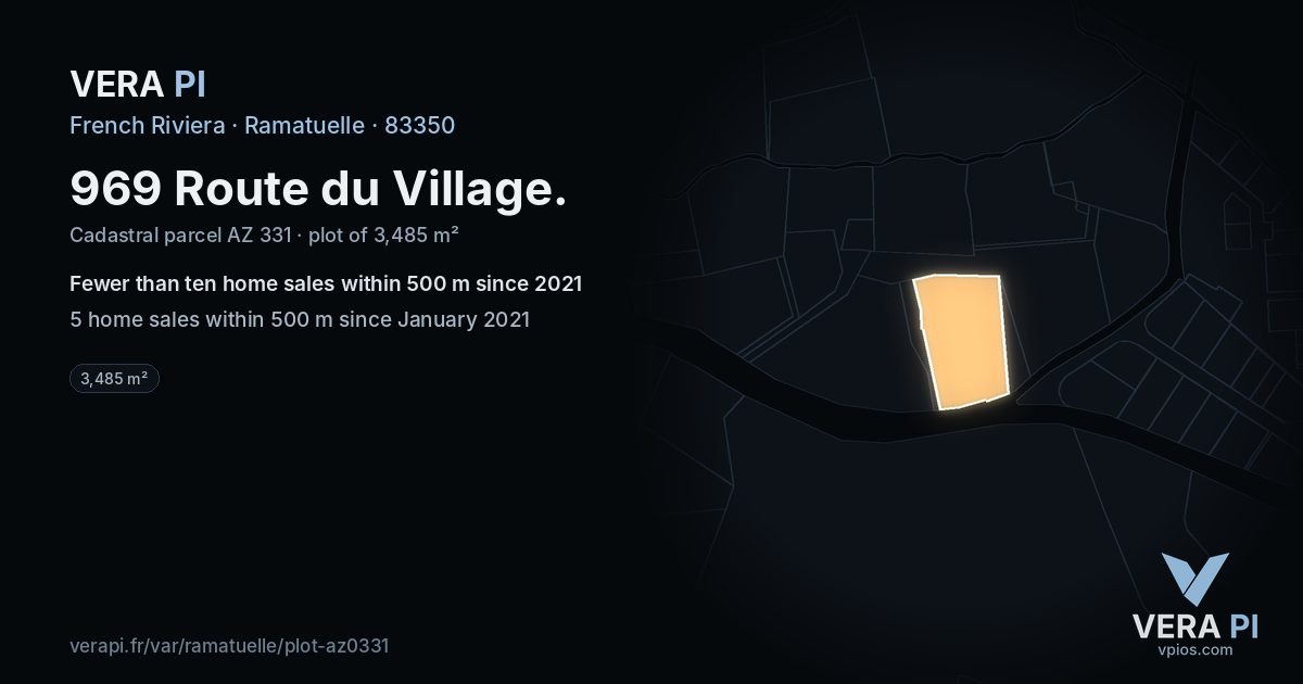 969 Route du Village, Ramatuelle at night – the plot lit, the parcels around coloured by the prices near them