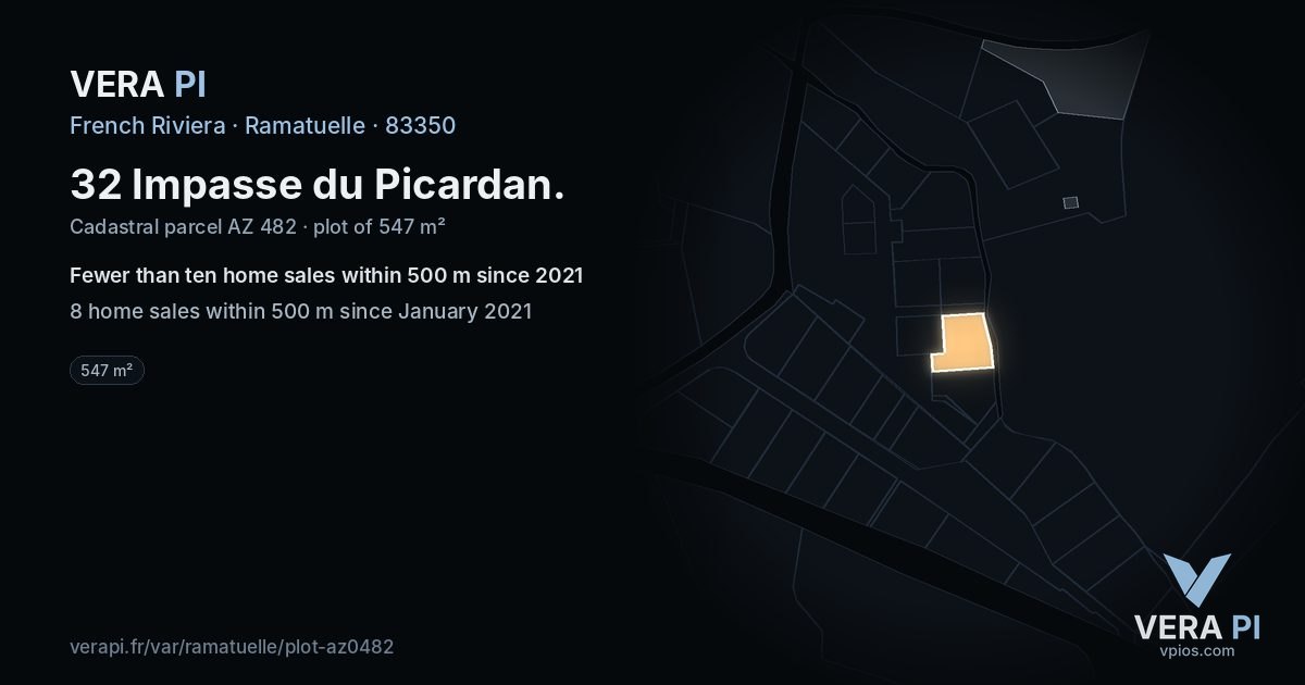 32 Impasse du Picardan, Ramatuelle at night – the plot lit, the parcels around coloured by the prices near them