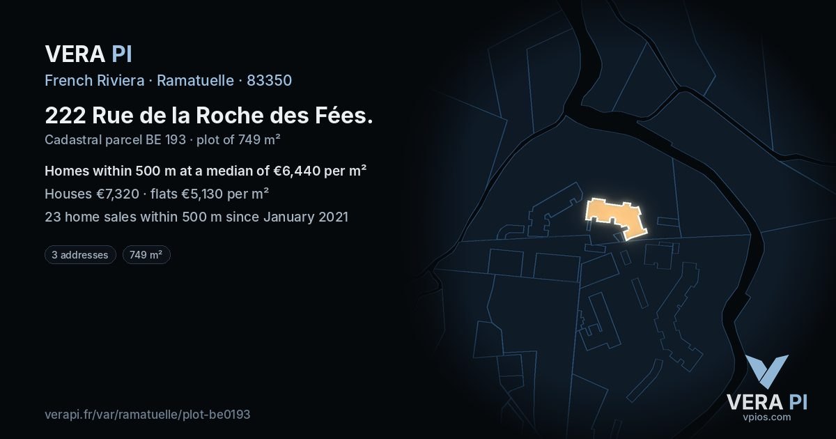 222 Rue de la Roche des Fées, Ramatuelle at night – the plot lit, the parcels around coloured by the prices near them