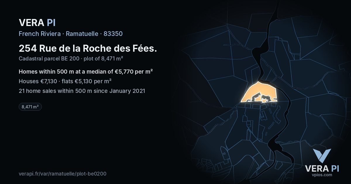 254 Rue de la Roche des Fées, Ramatuelle at night – the plot lit, the parcels around coloured by the prices near them