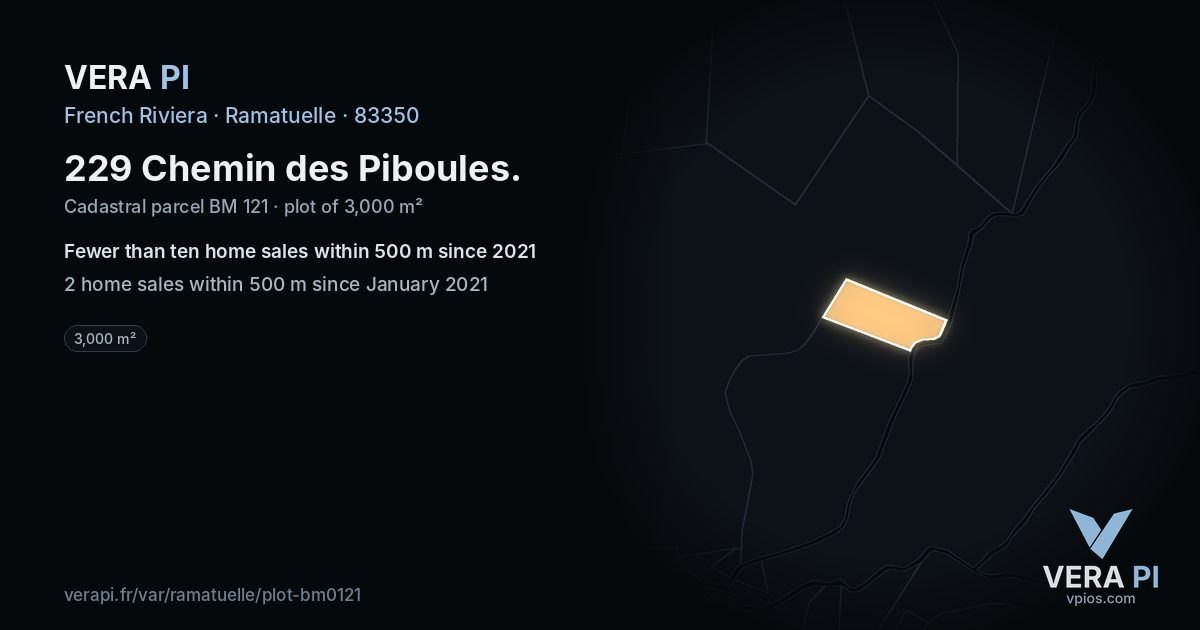 229 Chemin des Piboules, Ramatuelle at night – the plot lit, the parcels around coloured by the prices near them