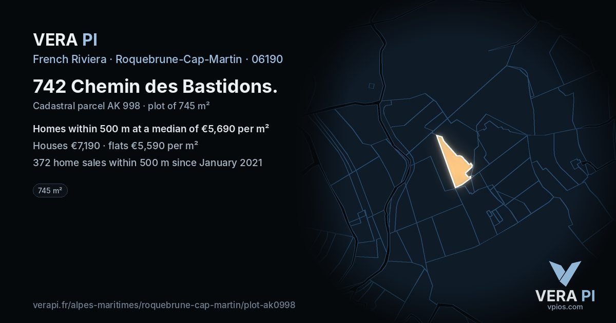 742 Chemin des Bastidons, Roquebrune-Cap-Martin at night – the plot lit, the parcels around coloured by the prices near them