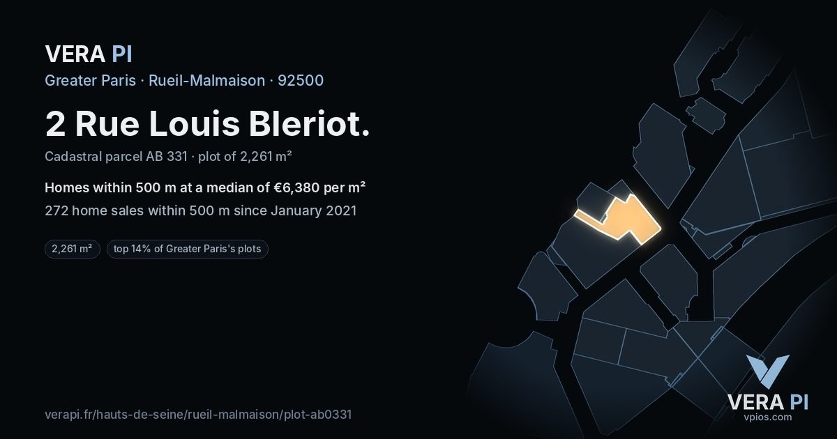 2 Rue Louis Bleriot, Rueil-Malmaison at night – the plot lit, the parcels around coloured by the prices near them