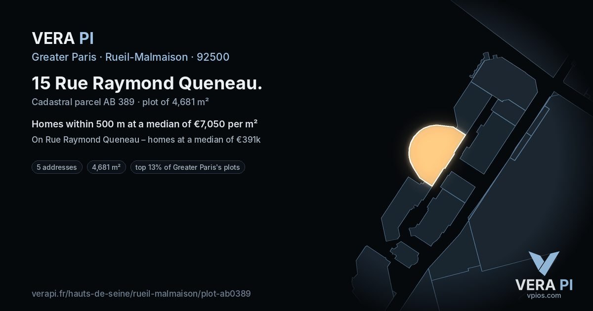 15 Rue Raymond Queneau, Rueil-Malmaison at night – the plot lit, the parcels around coloured by the prices near them