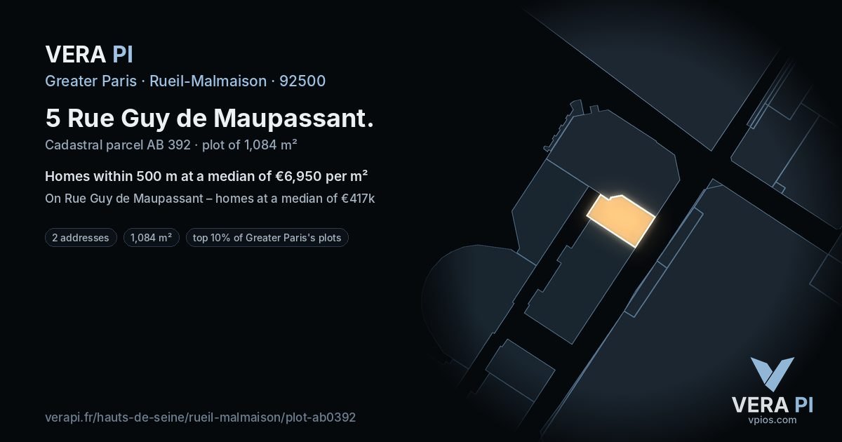 5 Rue Guy de Maupassant, Rueil-Malmaison at night – the plot lit, the parcels around coloured by the prices near them