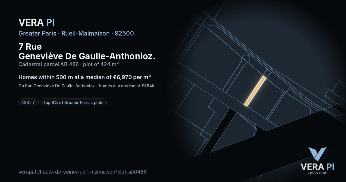7 Rue Geneviève De Gaulle-Anthonioz, Rueil-Malmaison at night – the plot lit, the parcels around coloured by the prices near them