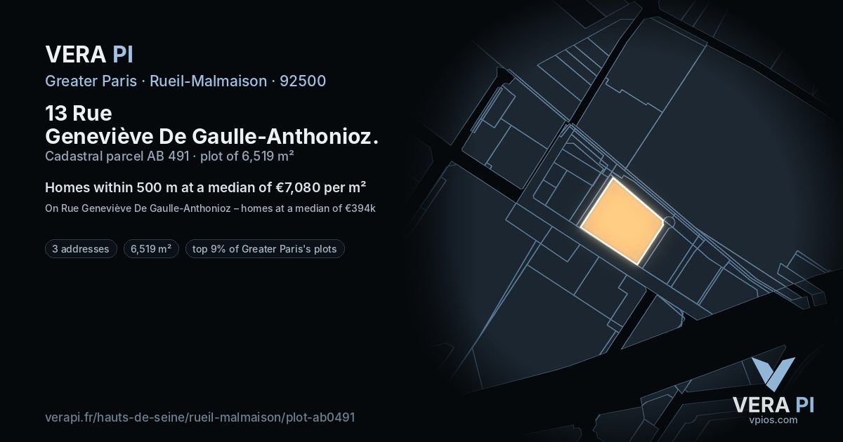 13 Rue Geneviève De Gaulle-Anthonioz, Rueil-Malmaison at night – the plot lit, the parcels around coloured by the prices near them