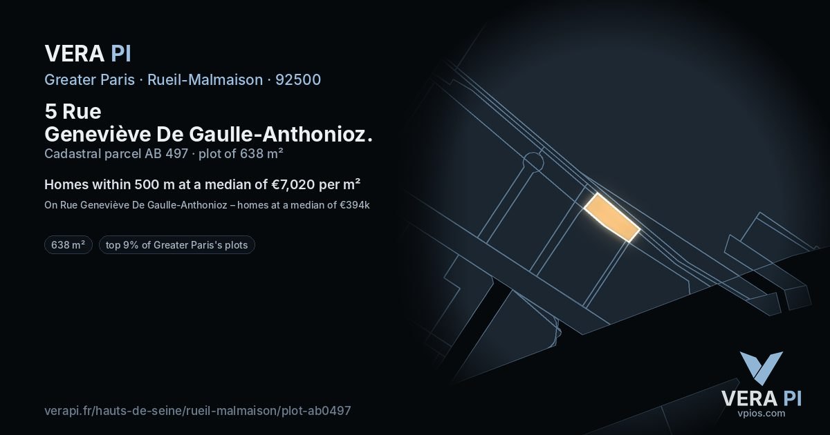 5 Rue Geneviève De Gaulle-Anthonioz, Rueil-Malmaison at night – the plot lit, the parcels around coloured by the prices near them