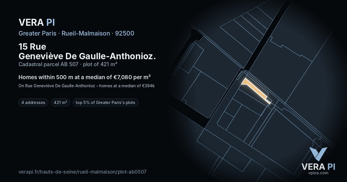 15 Rue Geneviève De Gaulle-Anthonioz, Rueil-Malmaison at night – the plot lit, the parcels around coloured by the prices near them