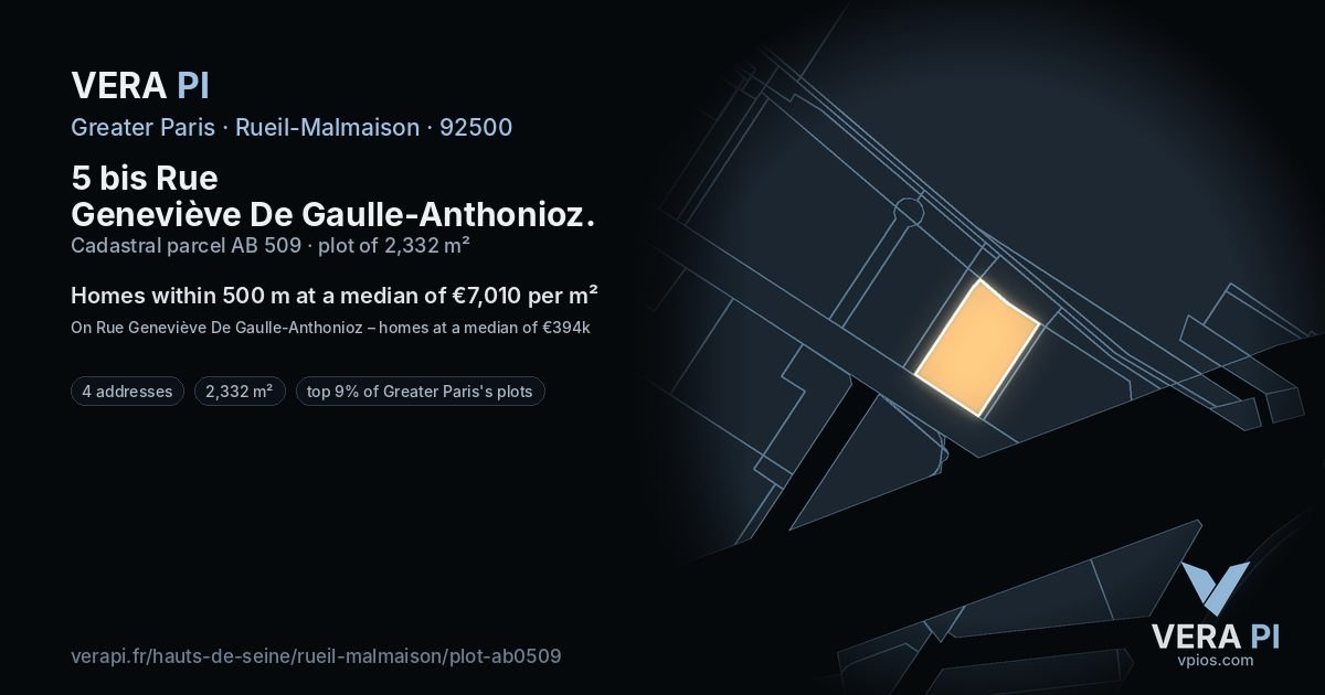 5 bis Rue Geneviève De Gaulle-Anthonioz, Rueil-Malmaison at night – the plot lit, the parcels around coloured by the prices near them