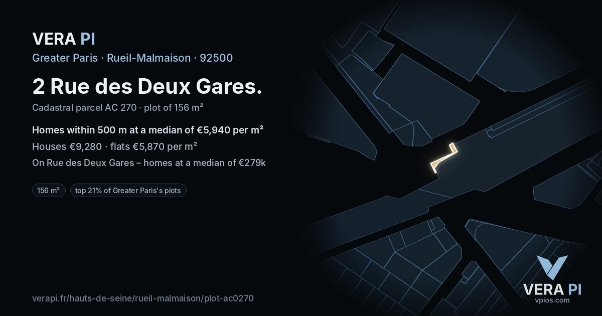 2 Rue des Deux Gares, Rueil-Malmaison at night – the plot lit, the parcels around coloured by the prices near them